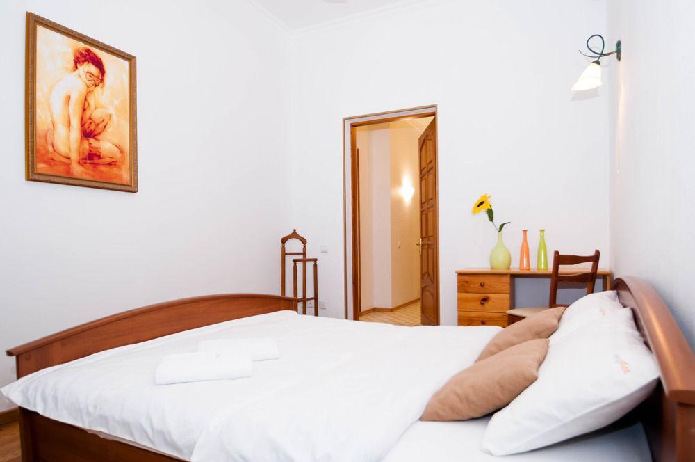 Hostel Kreschatik Kiev Eksteriør billede